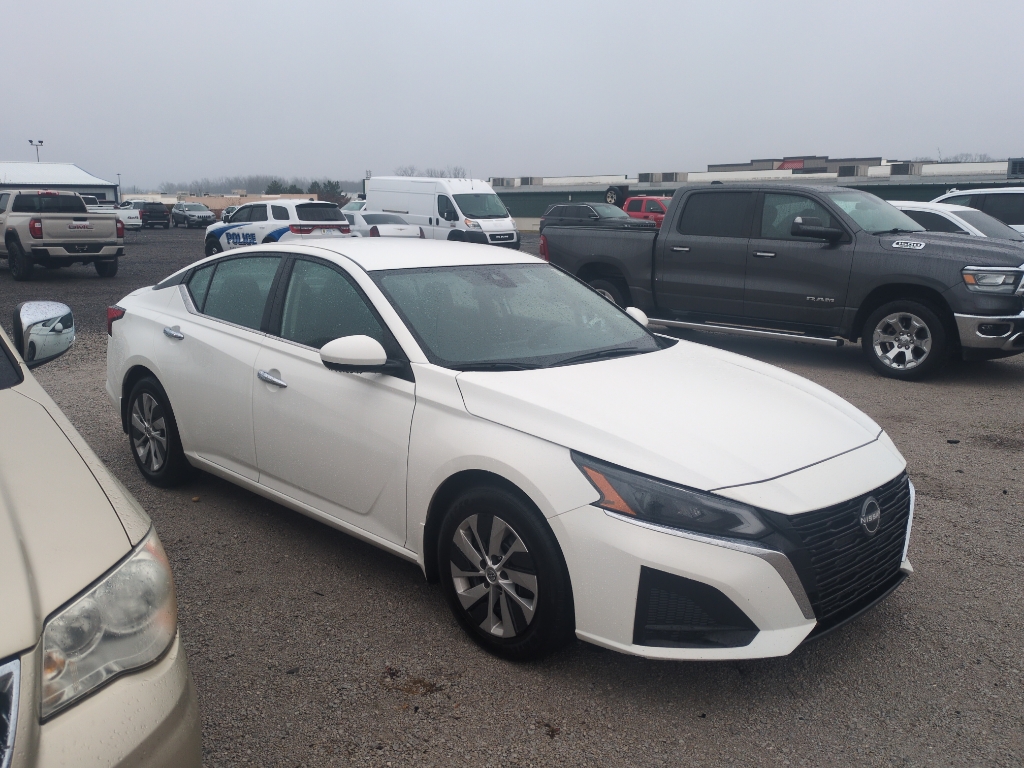 2023 Nissan Altima 2.5 S photo 3