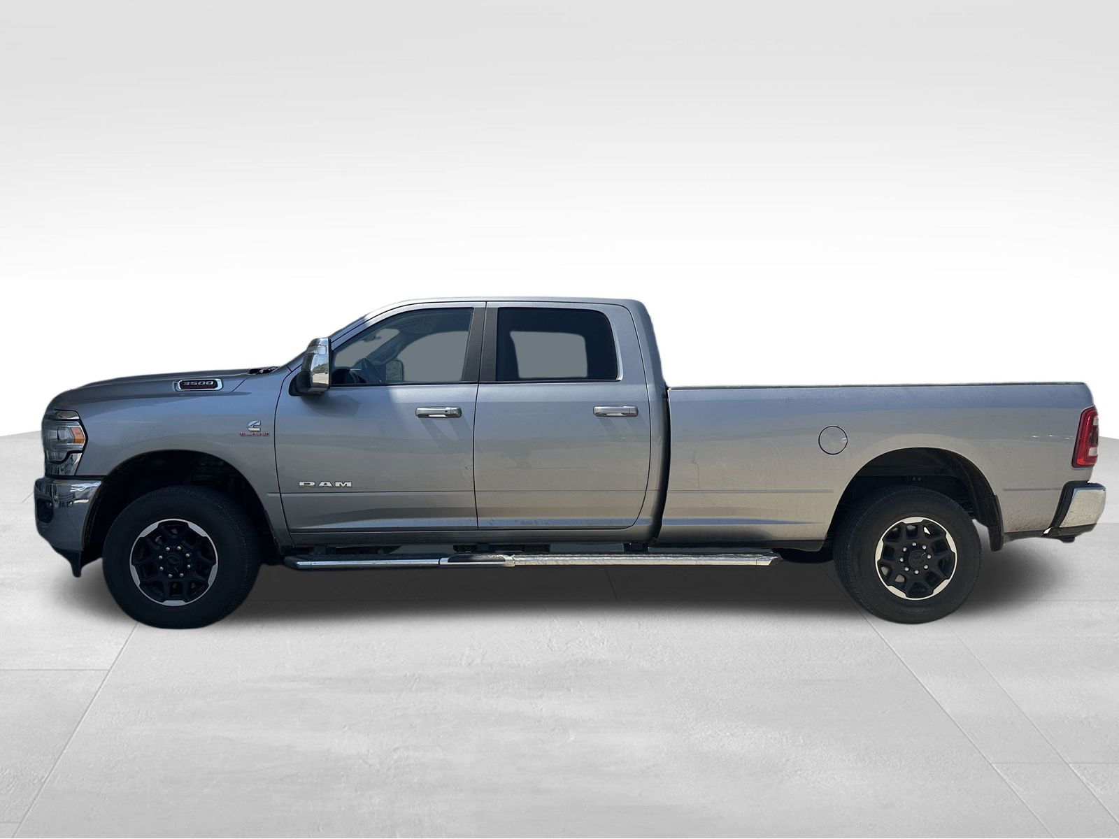 2023 Ram 3500 Laramie photo 2