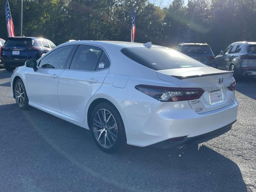 2024 Toyota Camry Hybrid XLE photo 2