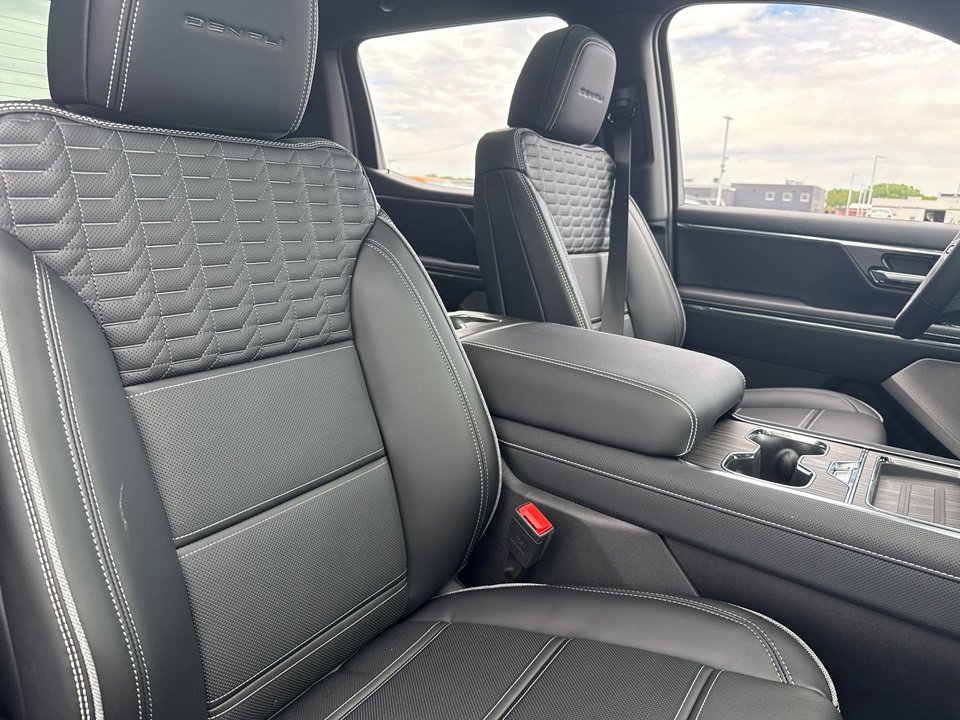 2025 GMC SIERRA - Image 38