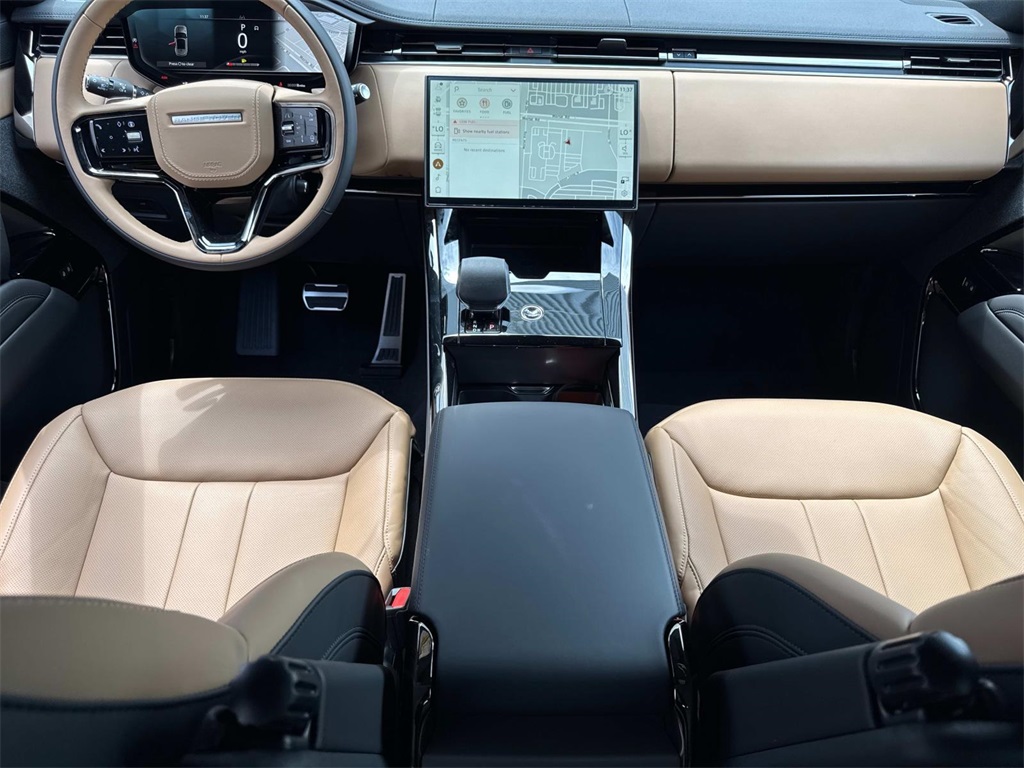 2025 Land Rover Range Rover Sport SE photo 16