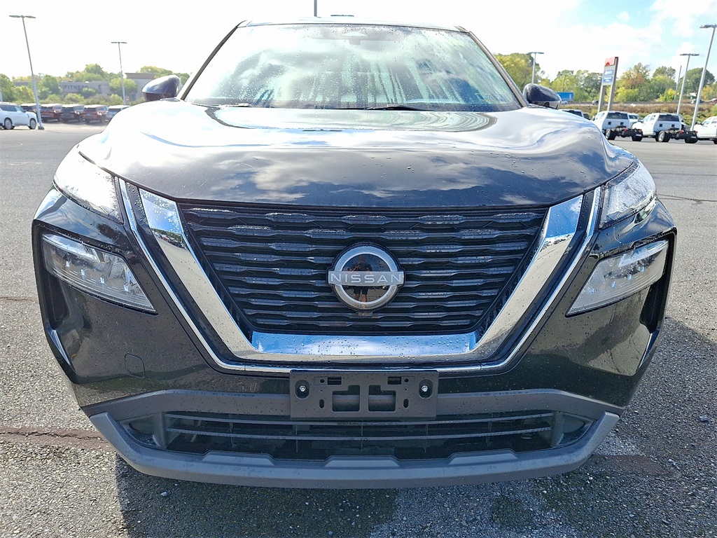 2023 Nissan Rogue SV photo 2