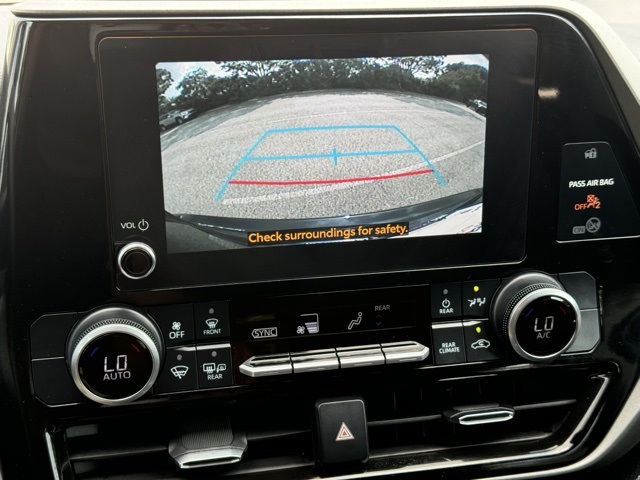 2024 Toyota Highlander LE photo 17