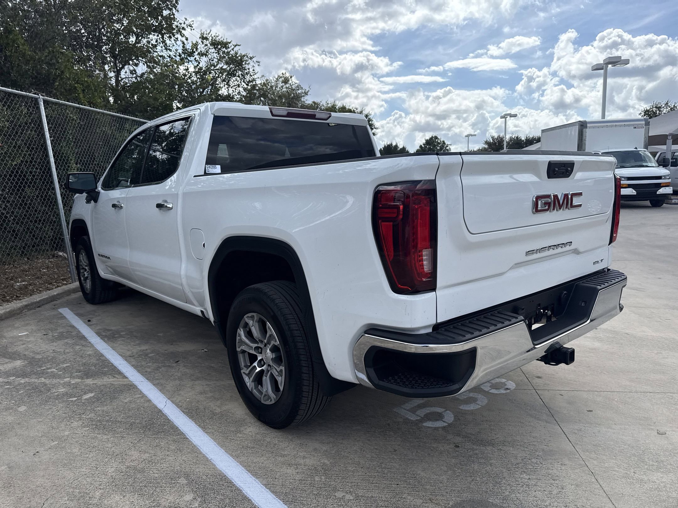 2024 Gmc Sierra 1500 SLT photo 3