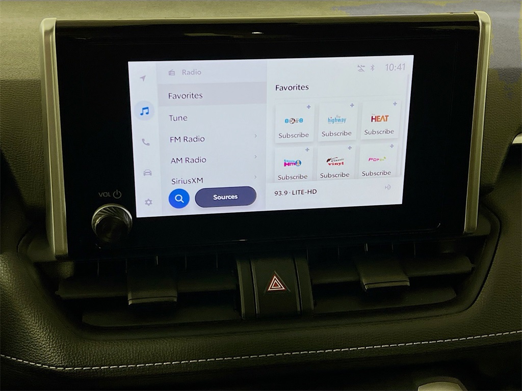 2024 Toyota RAV4 XLE photo 11