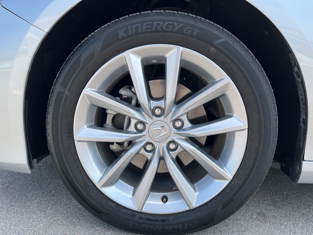 2022 Honda Accord LX photo 14