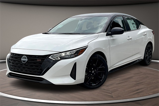 2025 Nissan Sentra SR's photo