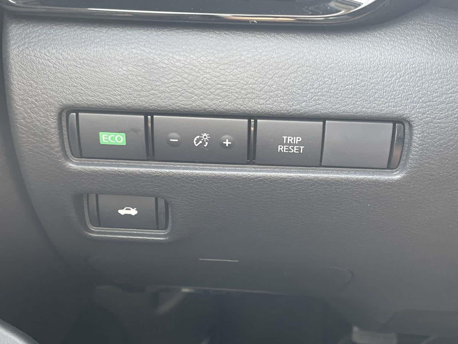 2025 Nissan Sentra SV photo 26
