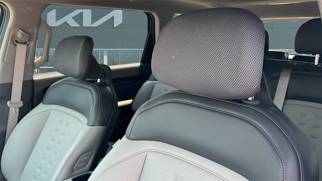 2026 Kia EV9 Wind photo 17