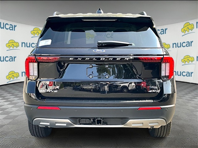 2025 Ford Explorer photo 3