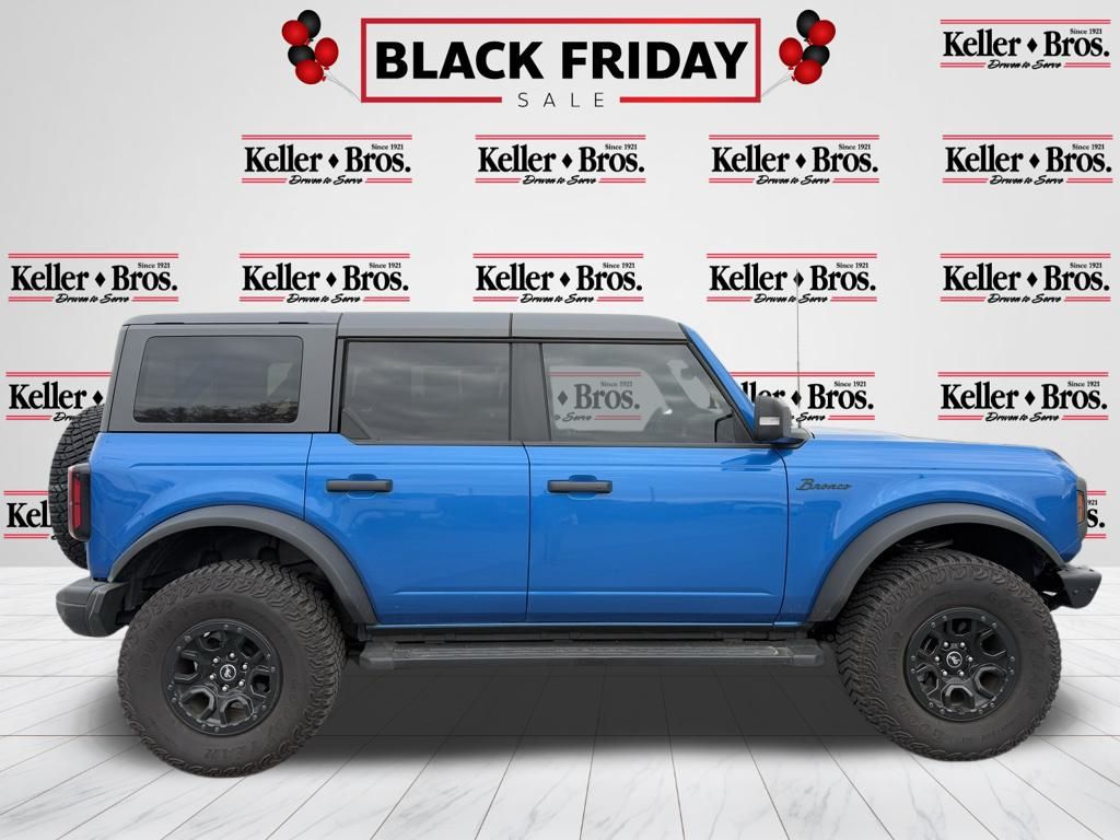 2024 Ford Bronco Badlands photo 2