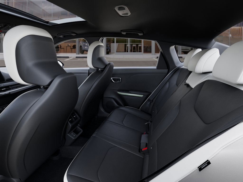 2025 Kia K4 GT-Line Turbo photo 16