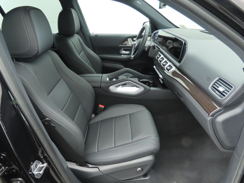 2025 Mercedes Benz GLS 450 4MATIC photo 20