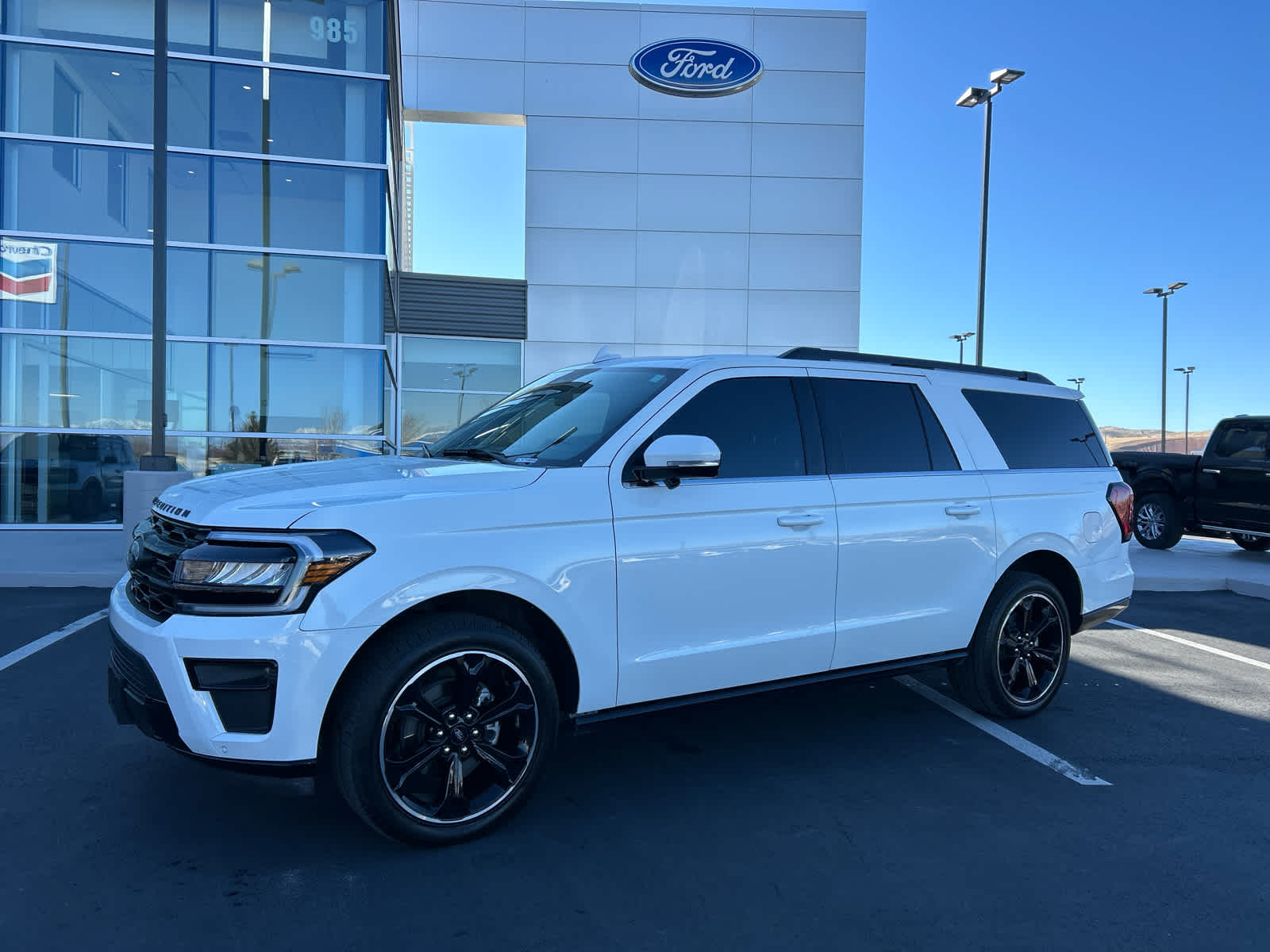 2023 Ford Expedition Limited's photo