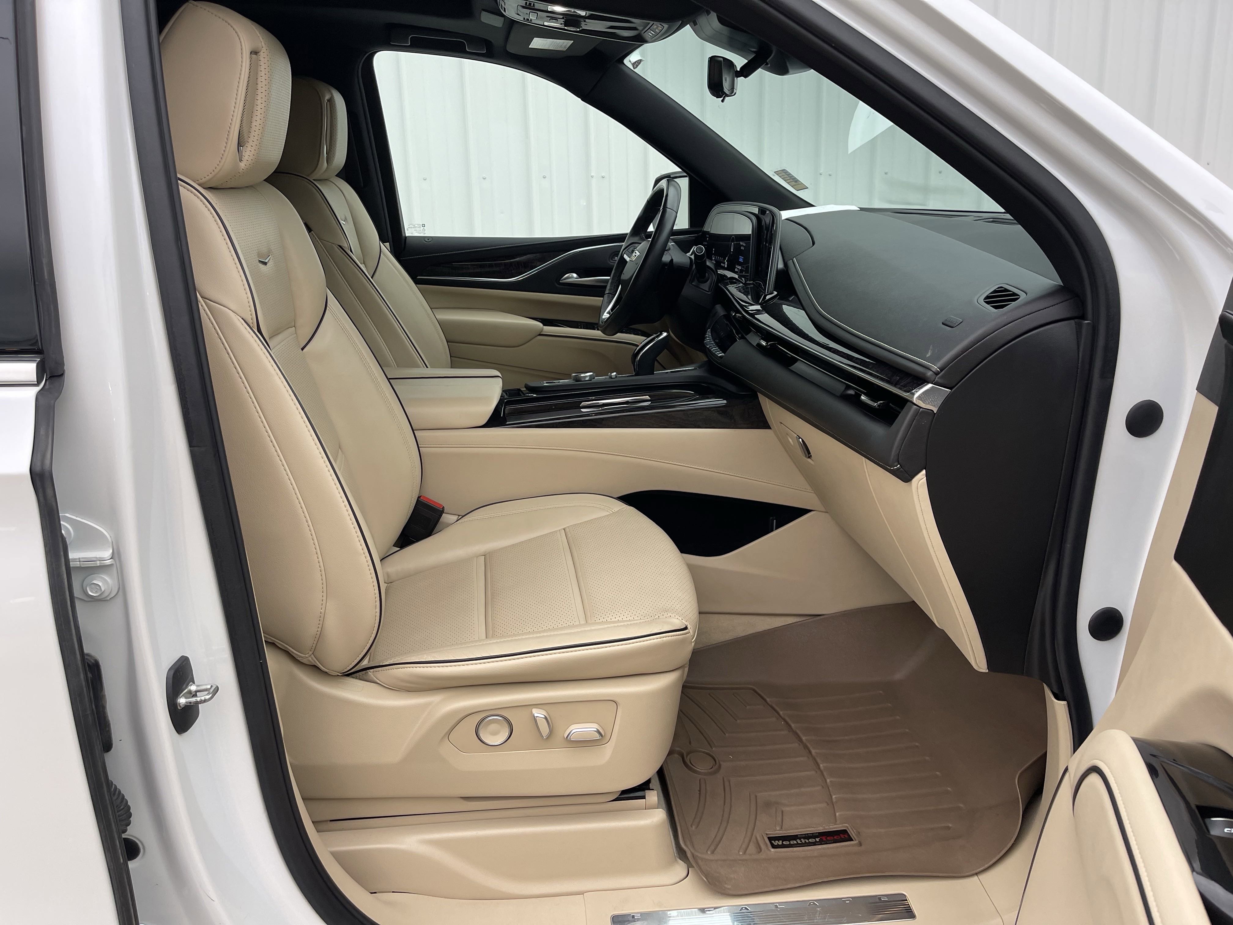 2023 Cadillac Escalade ESV Premium Luxury photo 8
