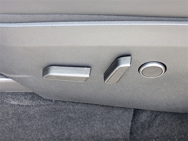 2024 Tesla Model Y Long Range photo 19