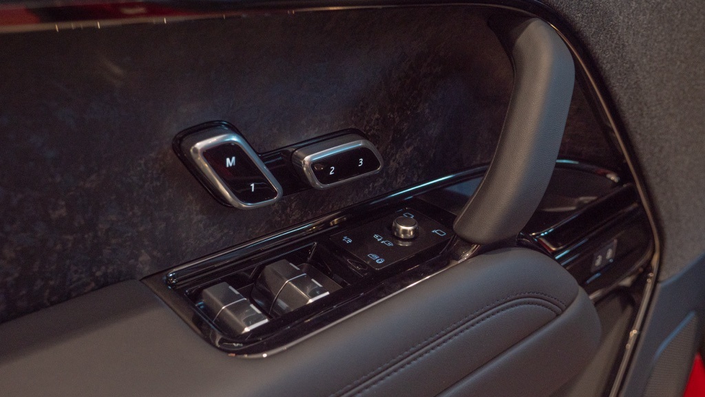2025 Land Rover Range Rover Sport SE photo 11