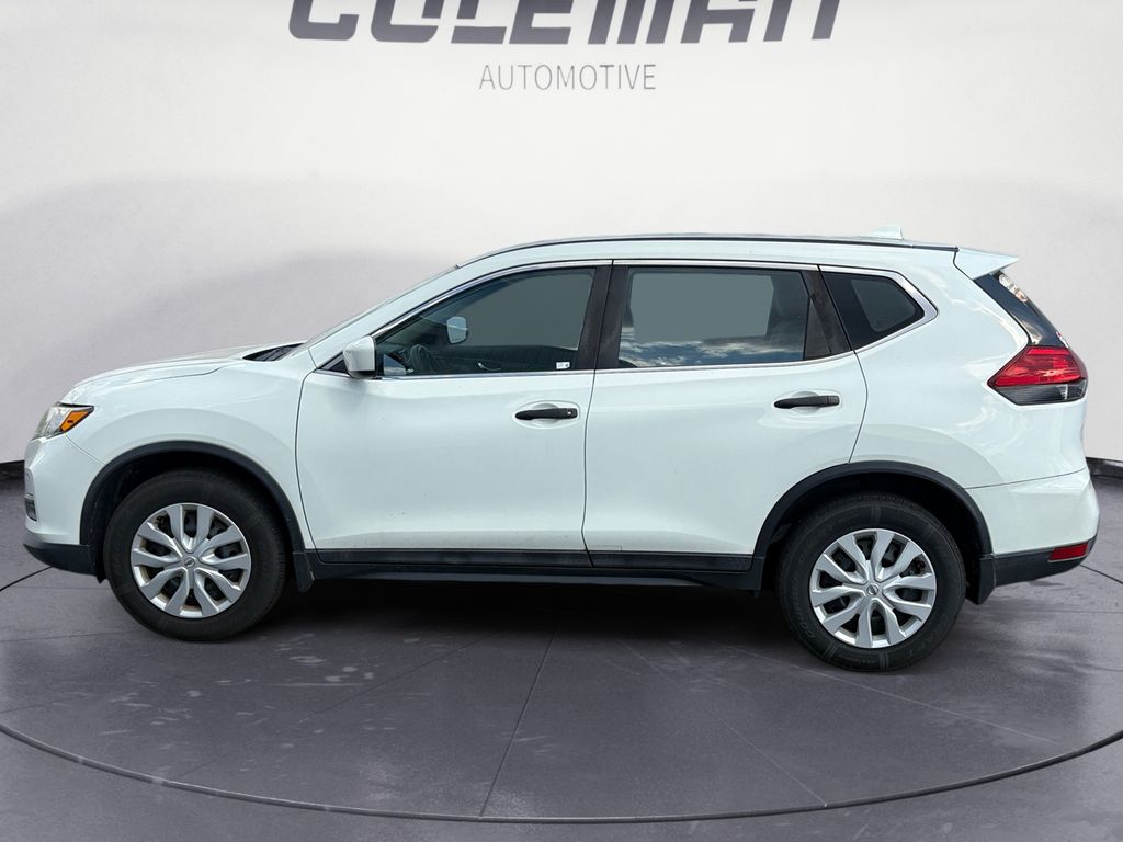 2017 Nissan Rogue S photo 2
