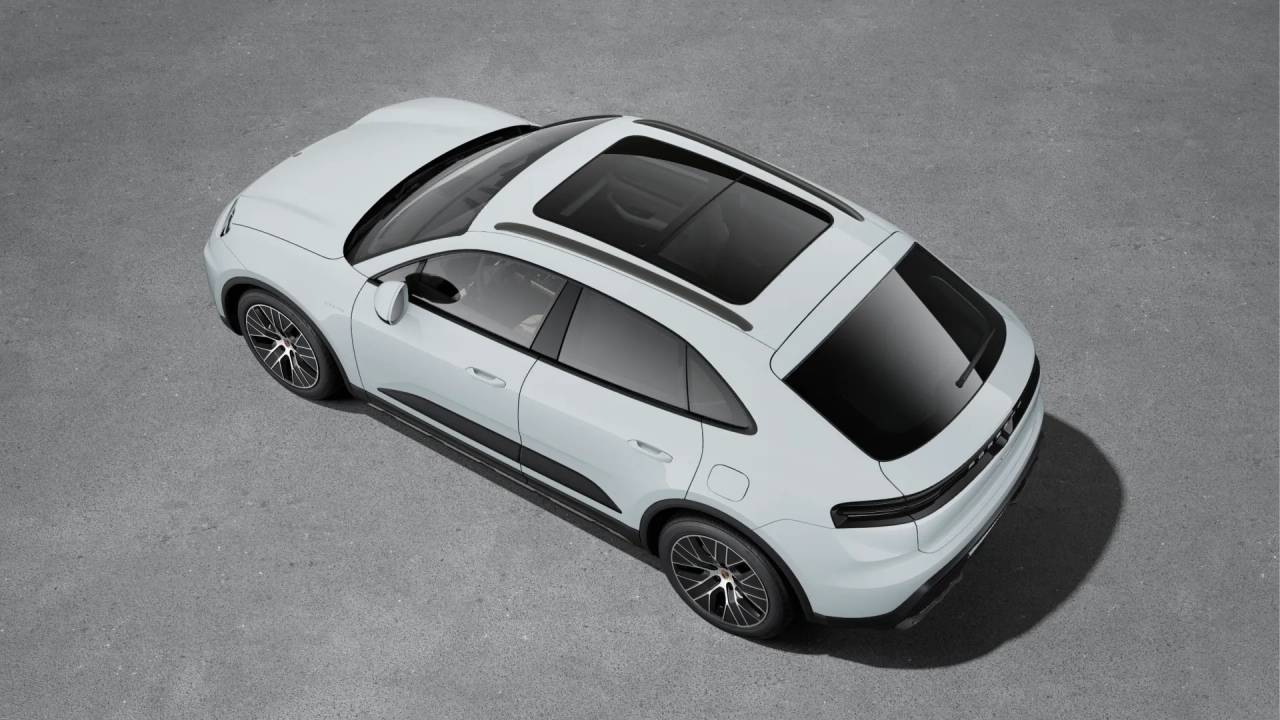 2025 Porsche Macan Electric photo 4