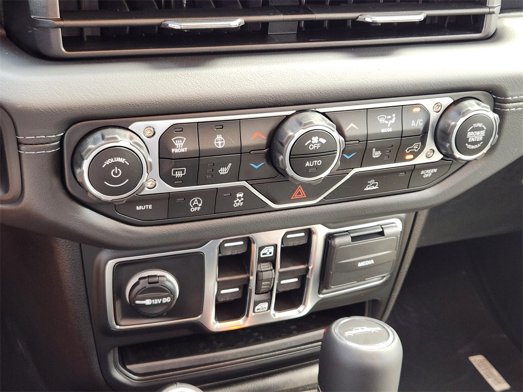 2025 Jeep Gladiator Sport photo 13