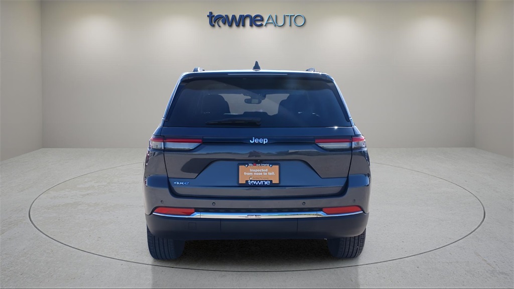 2024 Jeep Cherokee Limited 4xe photo 3