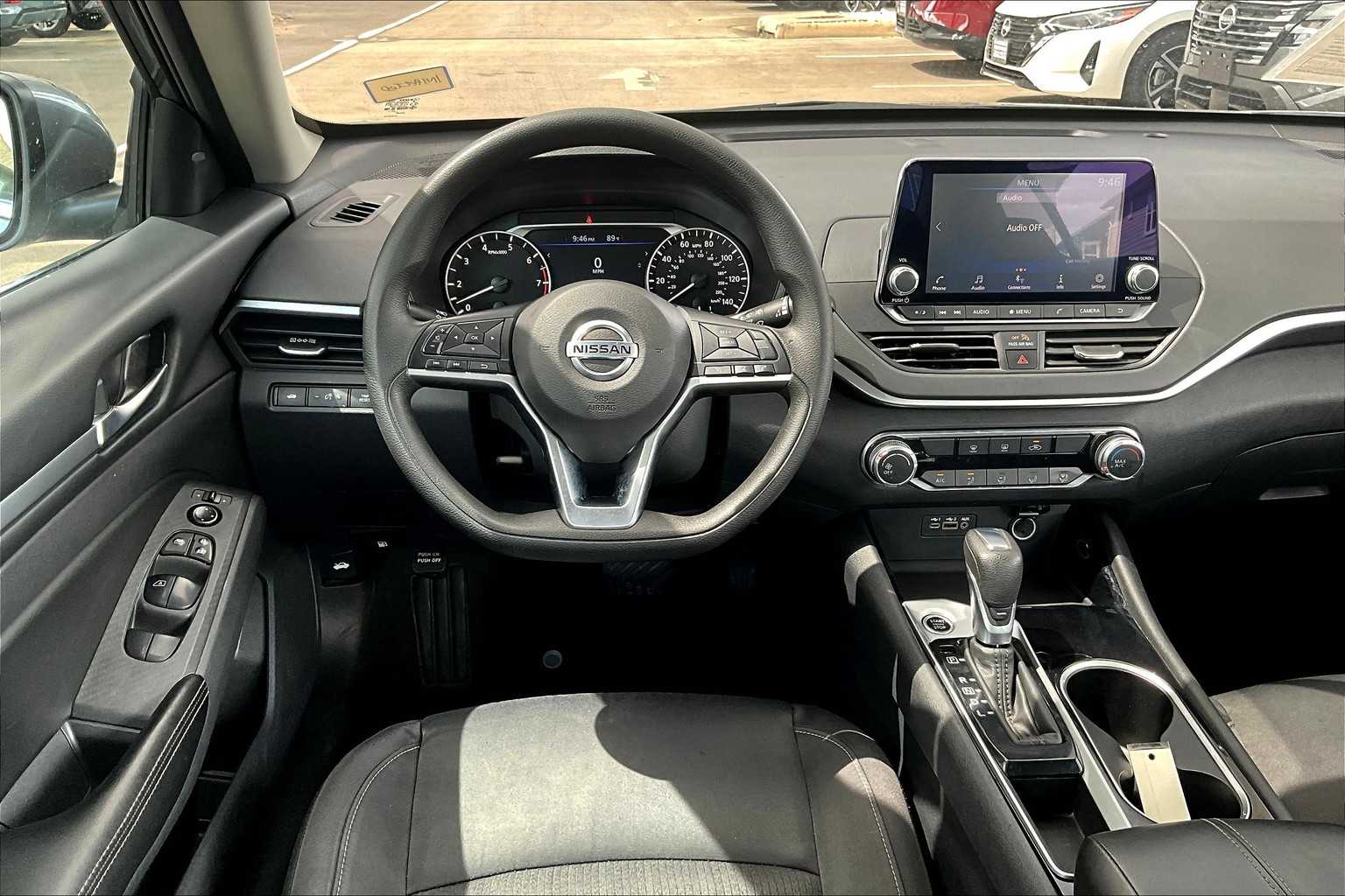 2022 Nissan Altima 2.5 SV photo 5