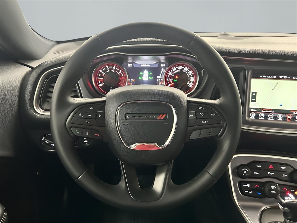 2017 Dodge Challenger R/T photo 12
