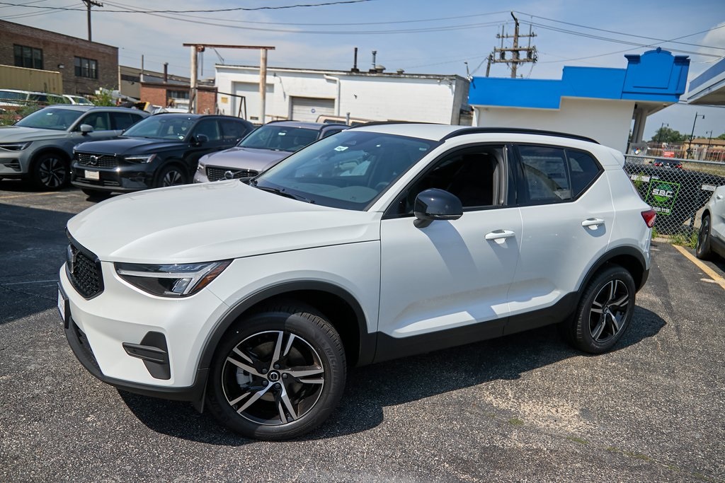 2026 VOLVO XC40 - Image 2