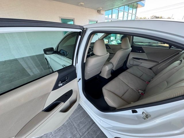 2015 Honda Accord LX photo 16