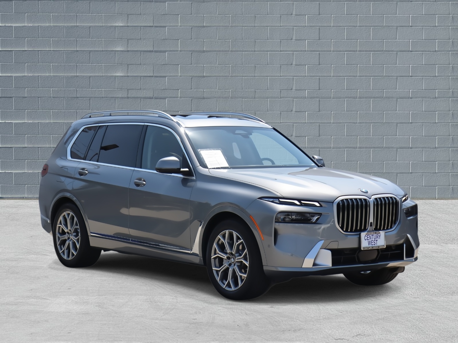 2025 BMW X7 40i's photo