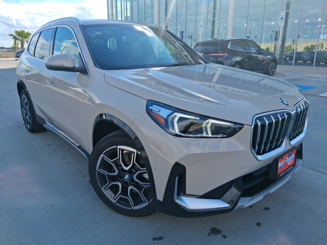 2026 BMW X1 28i's photo