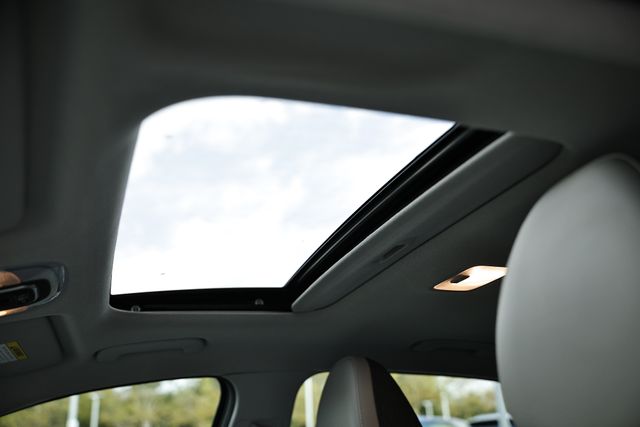 2022 Hyundai Elantra Limited photo 15