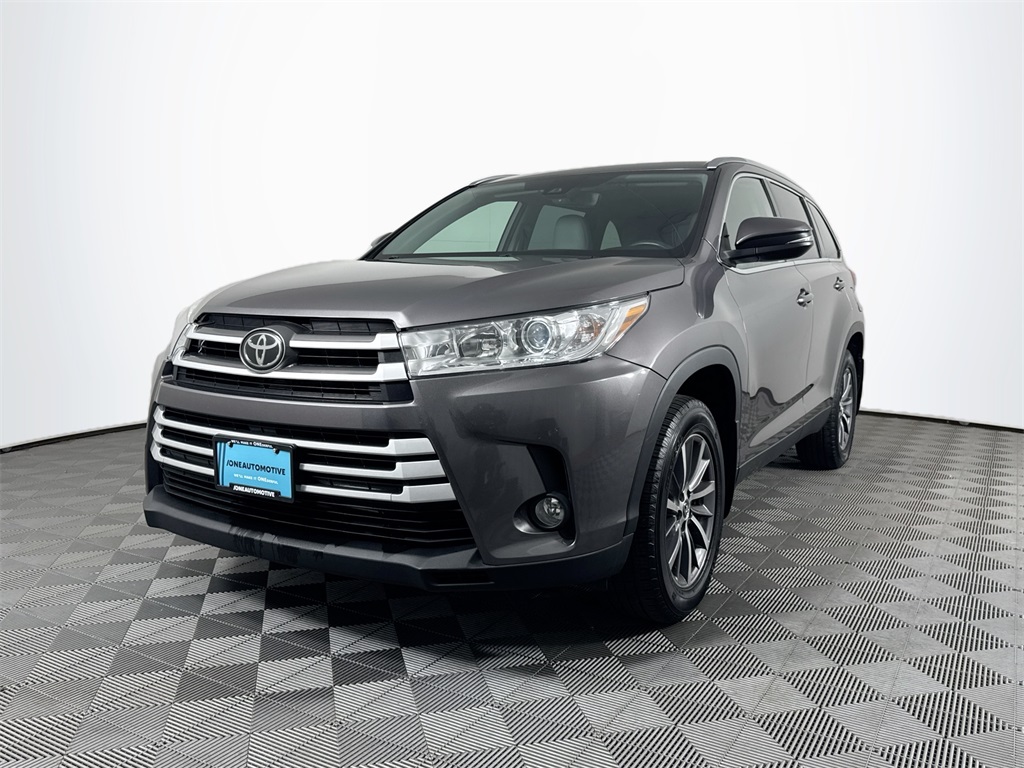 2019 Toyota Highlander XLE's photo
