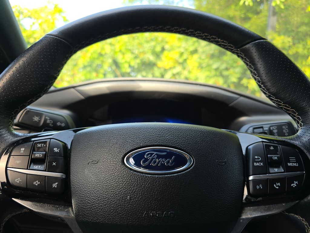 2023 Ford Explorer ST photo 20