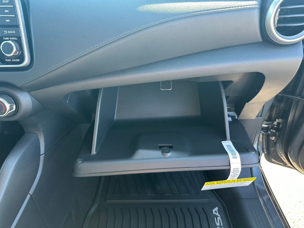 2025 Nissan Versa 1.6 S photo 26
