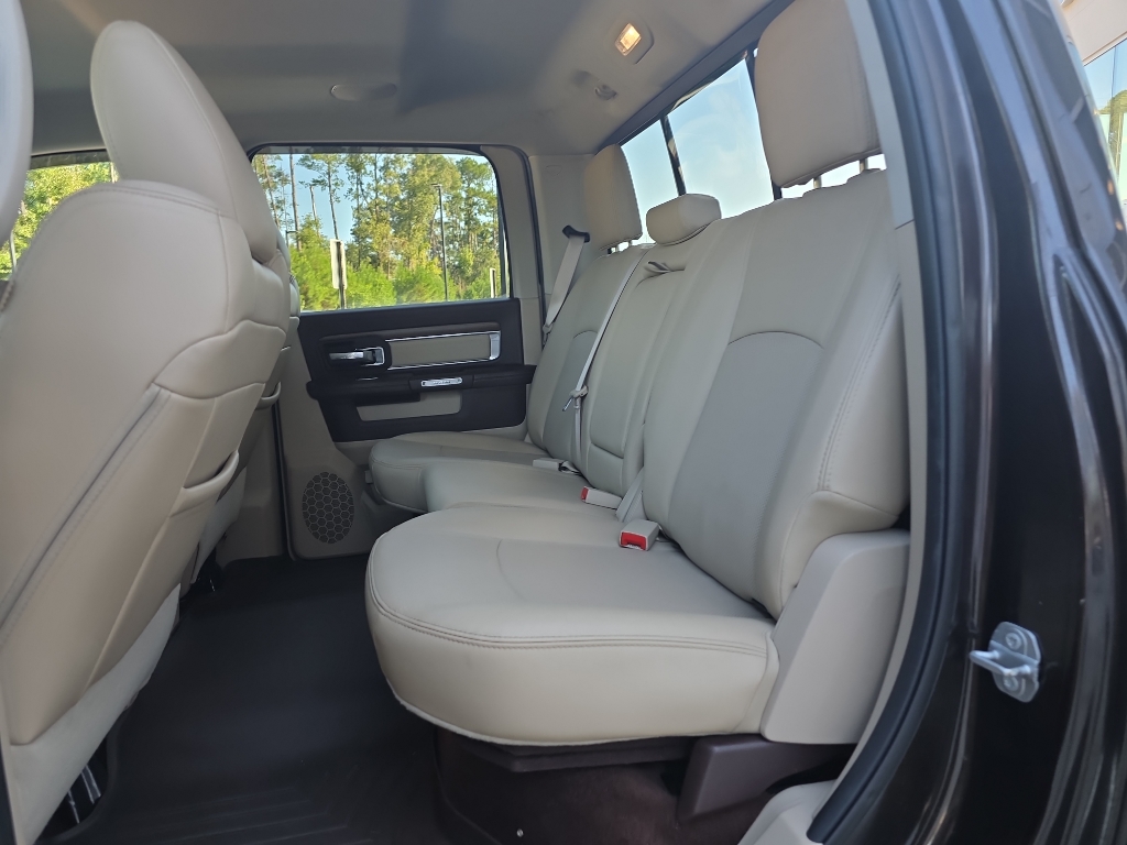 2017 Ram 1500 Laramie photo 17