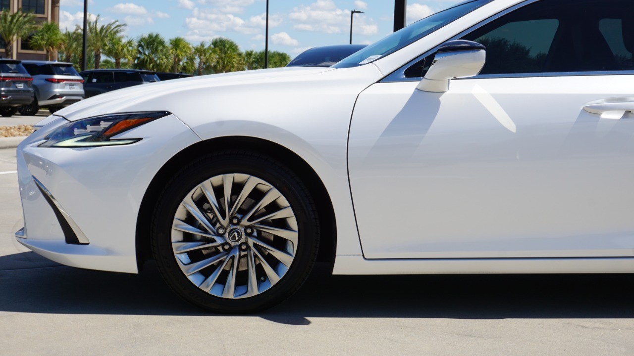 2023 Lexus ES 350 Ultra Luxury photo 10