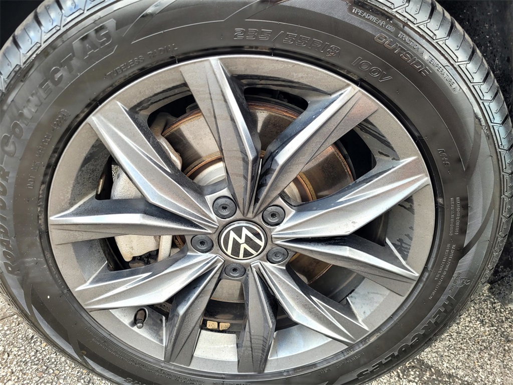 2024 Volkswagen Tiguan SE Wolfsburg Edition photo 9