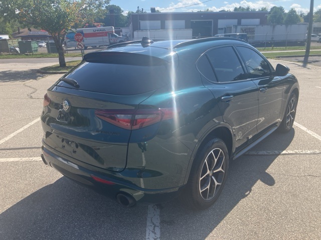 2021 Alfa Romeo Stelvio Ti photo 5