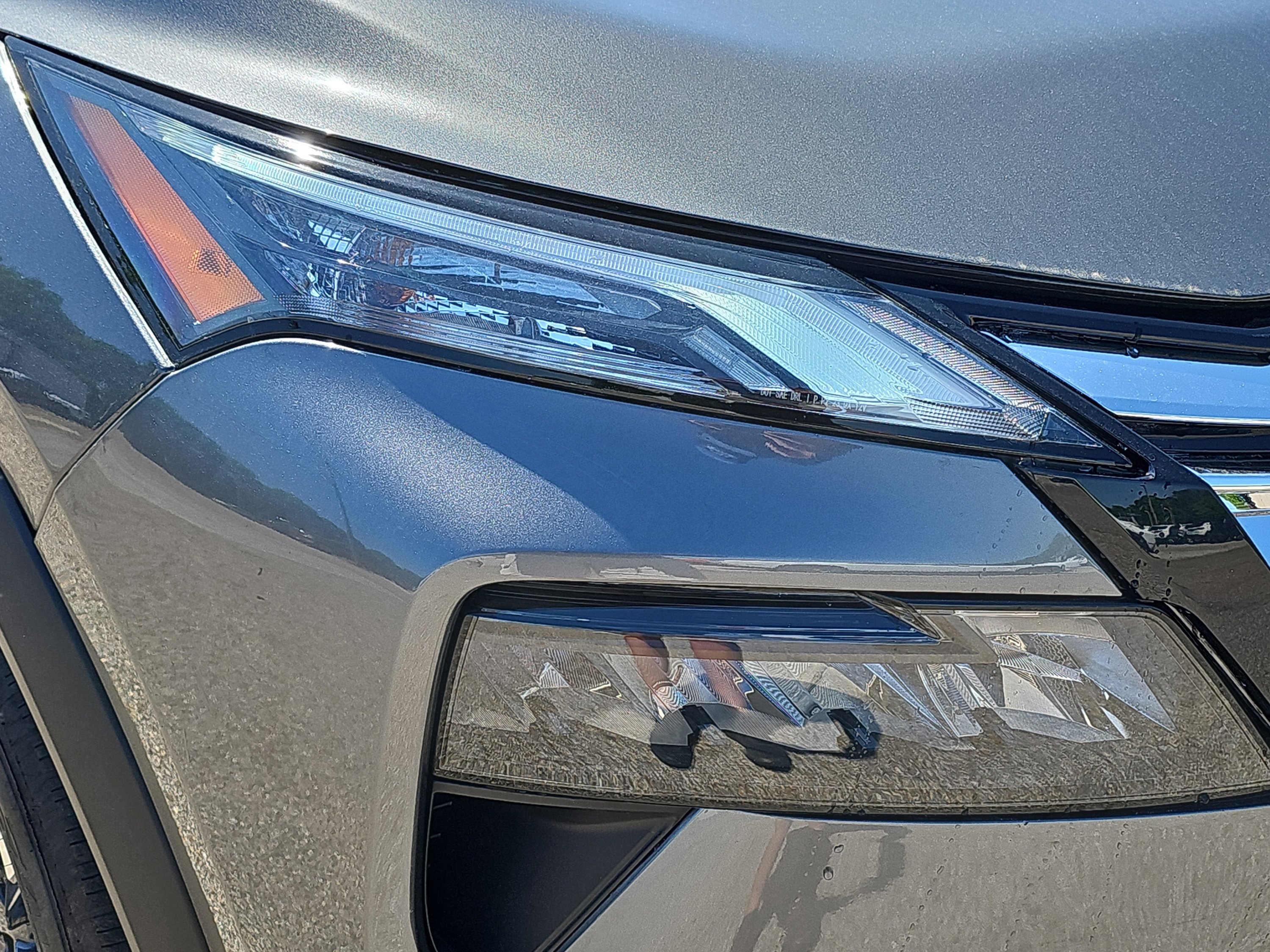 2025 Nissan Rogue SV photo 4