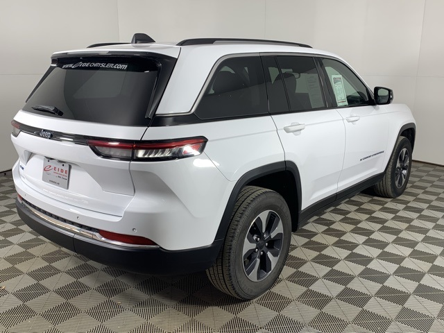 2024 Jeep Cherokee Limited 4xe photo 4