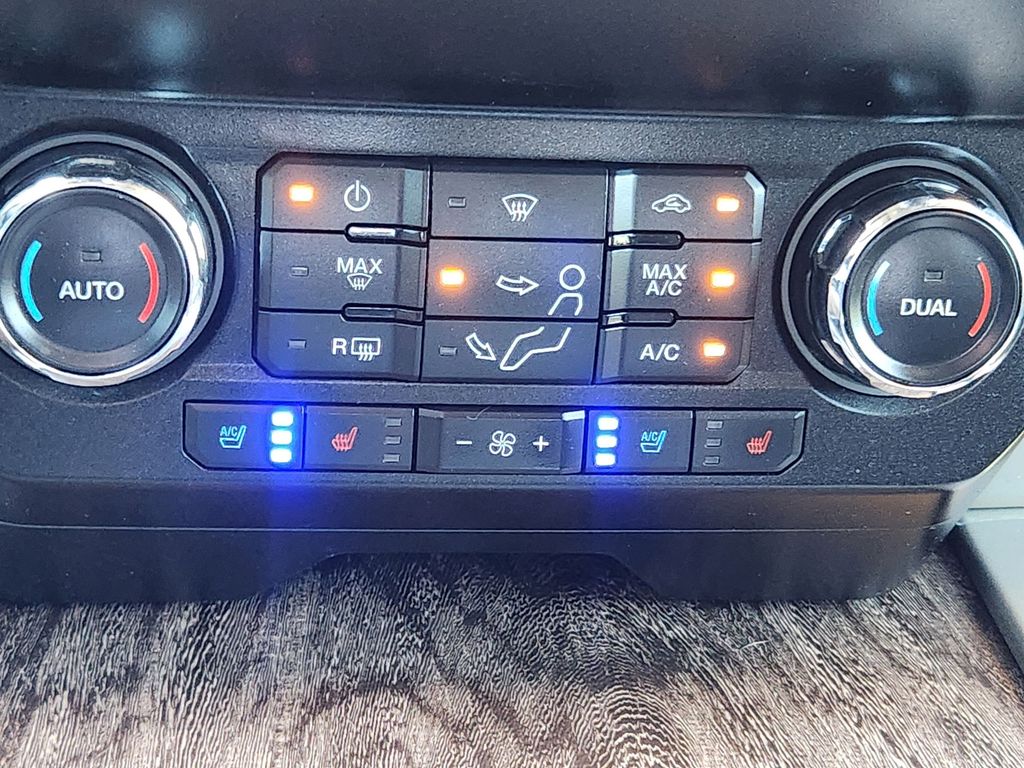 2019 Ford F-350 Lariat photo 23
