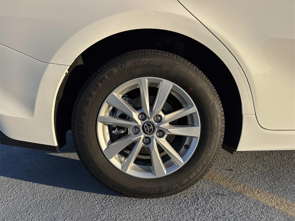 2026 Toyota Camry LE photo 3