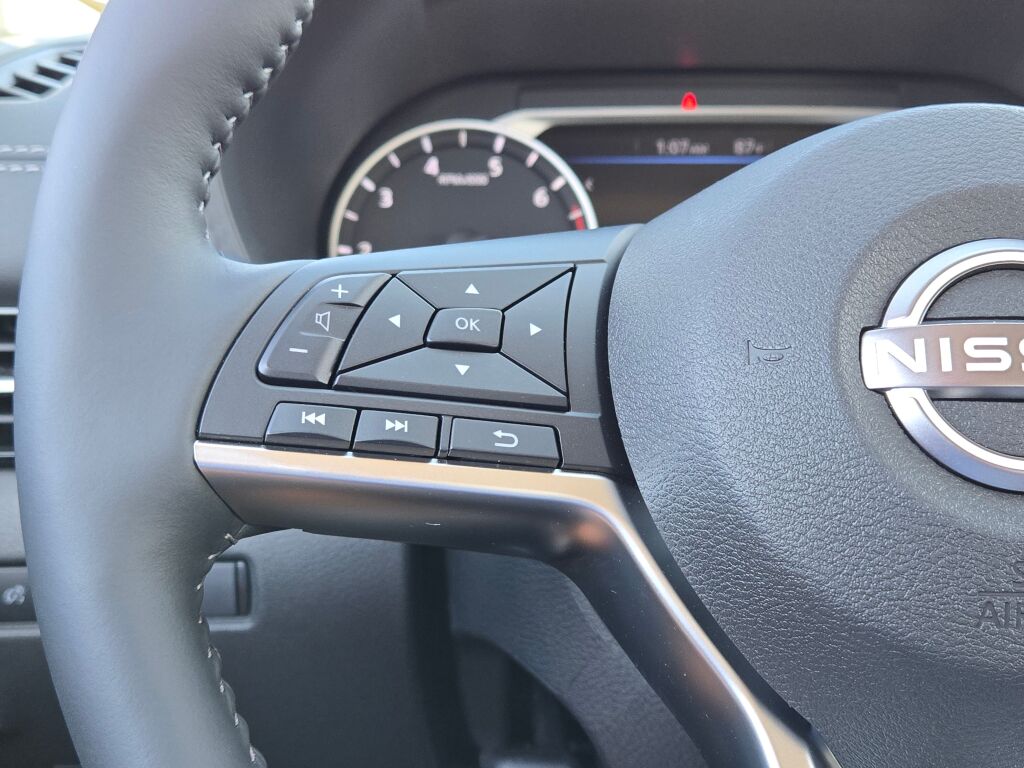 2025 Nissan Sentra SV photo 23