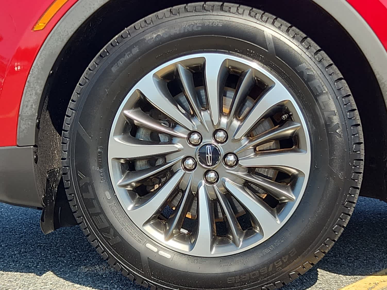 2020 Lincoln Nautilus Standard photo 6