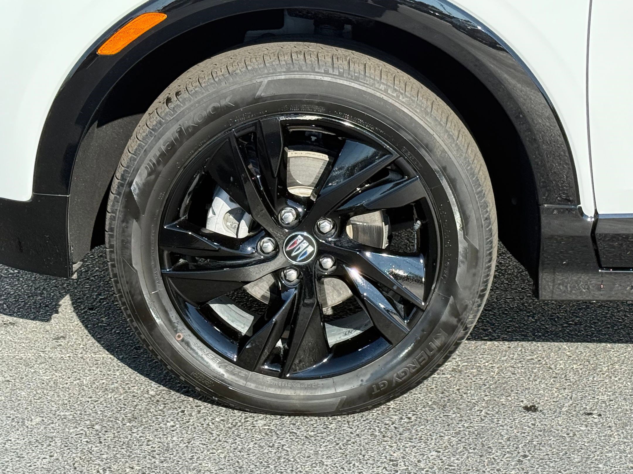 2024 Buick Encore GX Sport Touring photo 9