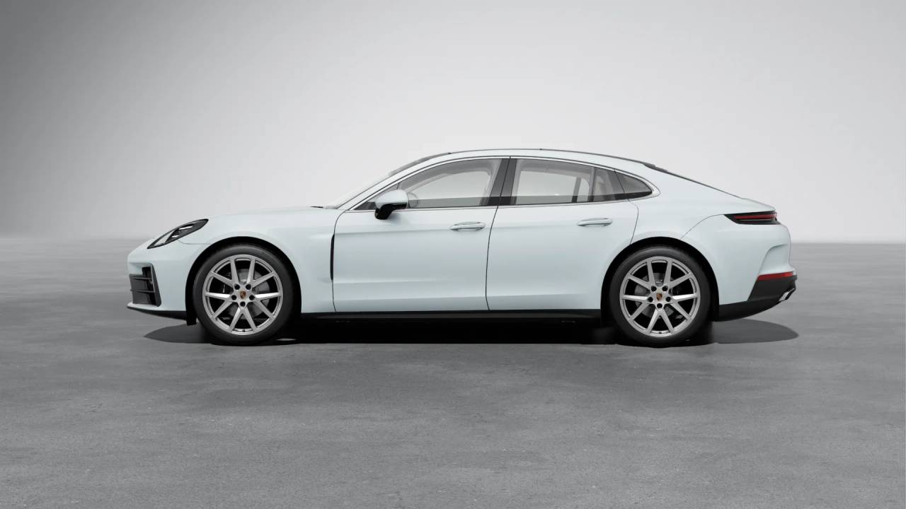 2026 Porsche Panamera 4 photo 2