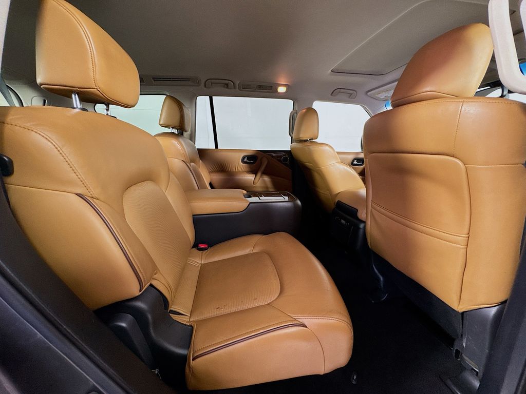 2017 Infiniti QX80 photo 32