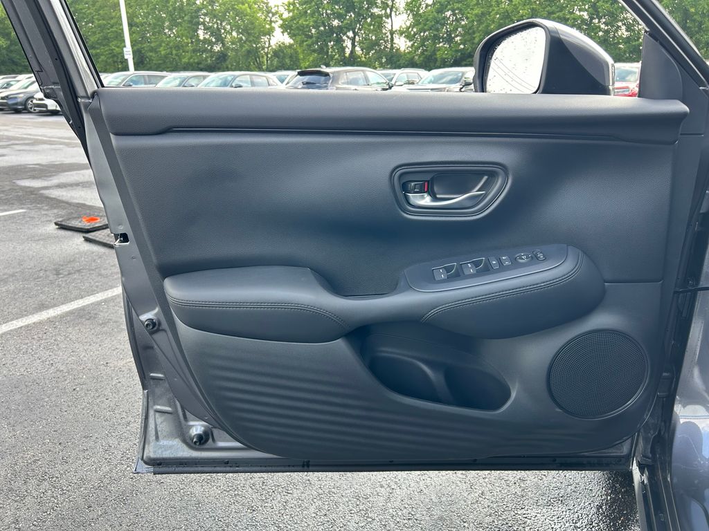 2026 Honda HR-V LX photo 17