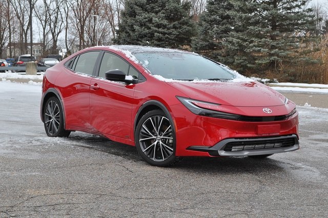 2024 Toyota Prius XLE's photo